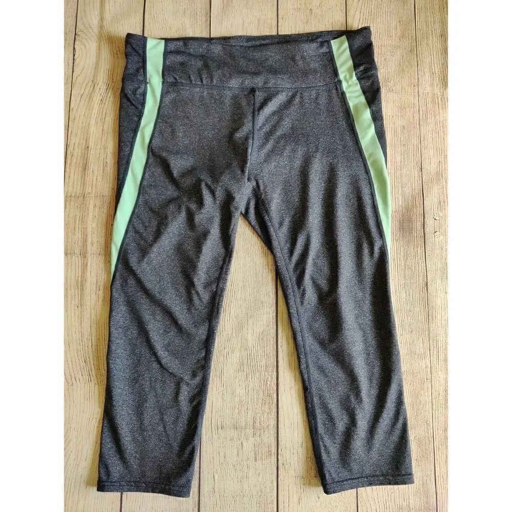 GapFit heather navy capri workout legging sz L
